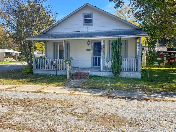 734 W Elk St, Dexter, MO 63841