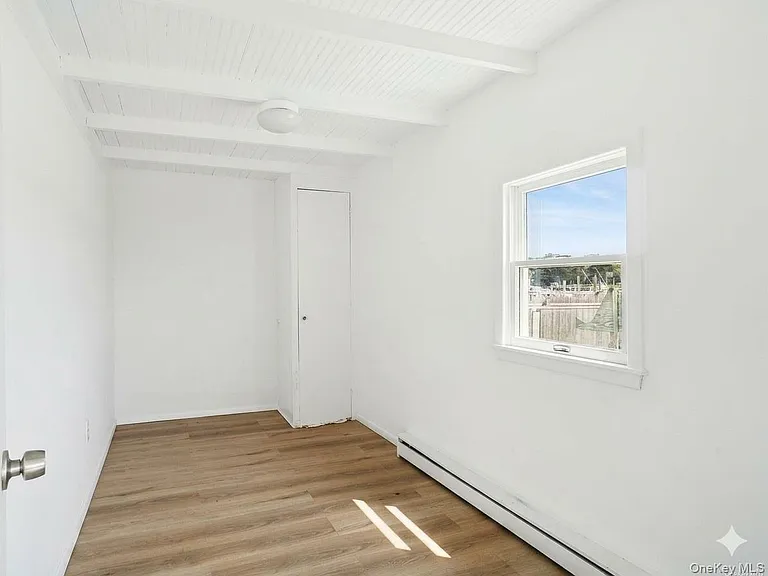 35 Gardners Ln #MAIN HOUSE — Photo 8