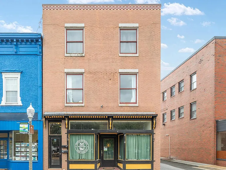 401 E Main St #B — Photo 9