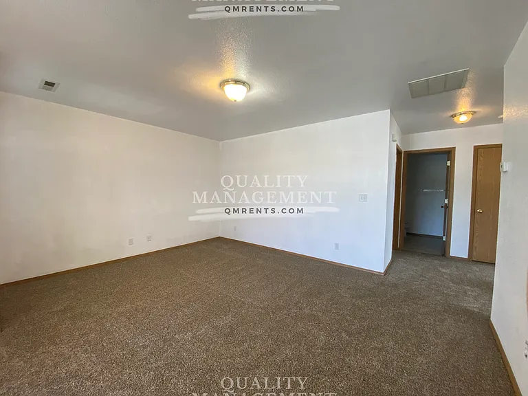 920 N Horton St — Photo 3