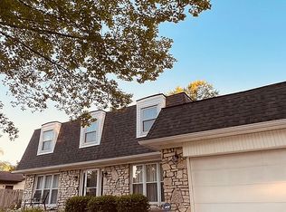 654 Williamsburg Ln, Greenwood, IN 46142