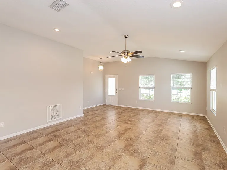 1908 High Prairie Ln — Photo 5