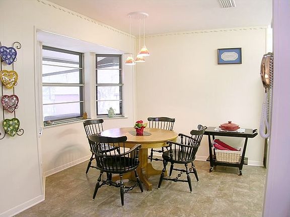 5th image of 6124 Circleview Dr