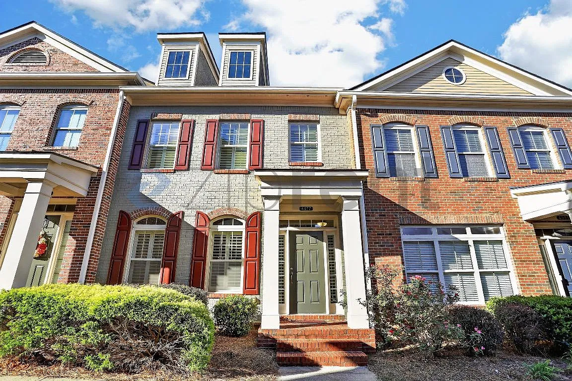 3 bed, 2.5 bath, 2112 sqft, $2,900 — Photo 1