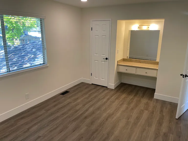 340 N 1st St #2 — Photo 4