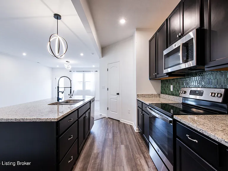 10029 Windcrest Farms Ln — Photo 12