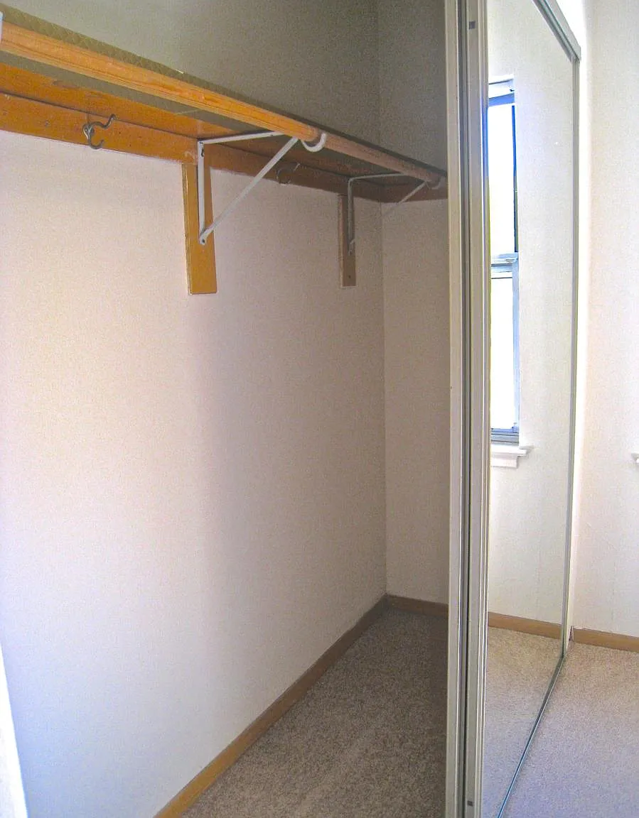 Ford Parkway Apartments — Photo 4