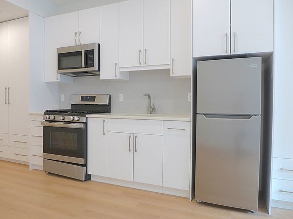 5th image of 1112 Harrison Ave