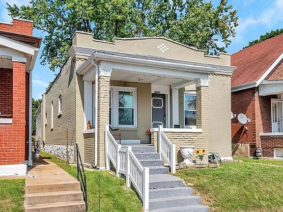 5th image of 4443 Wallace St