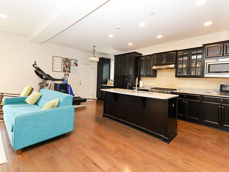 606 Line Rd — Photo 22