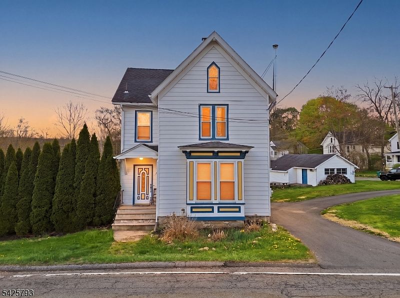 1st image of 10 Brighton Ave