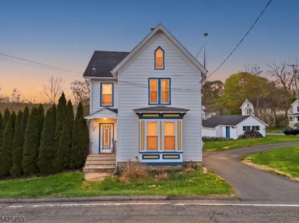 10 Brighton Ave, Andover Boro, NJ 07821