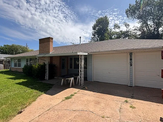 1809 Highland Ave — Photo 2