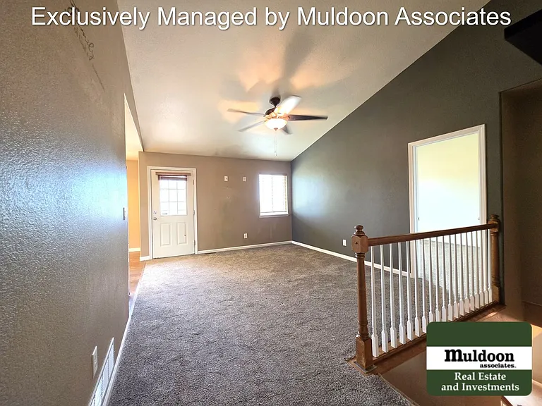 7599 Sailwind Dr — Photo 3
