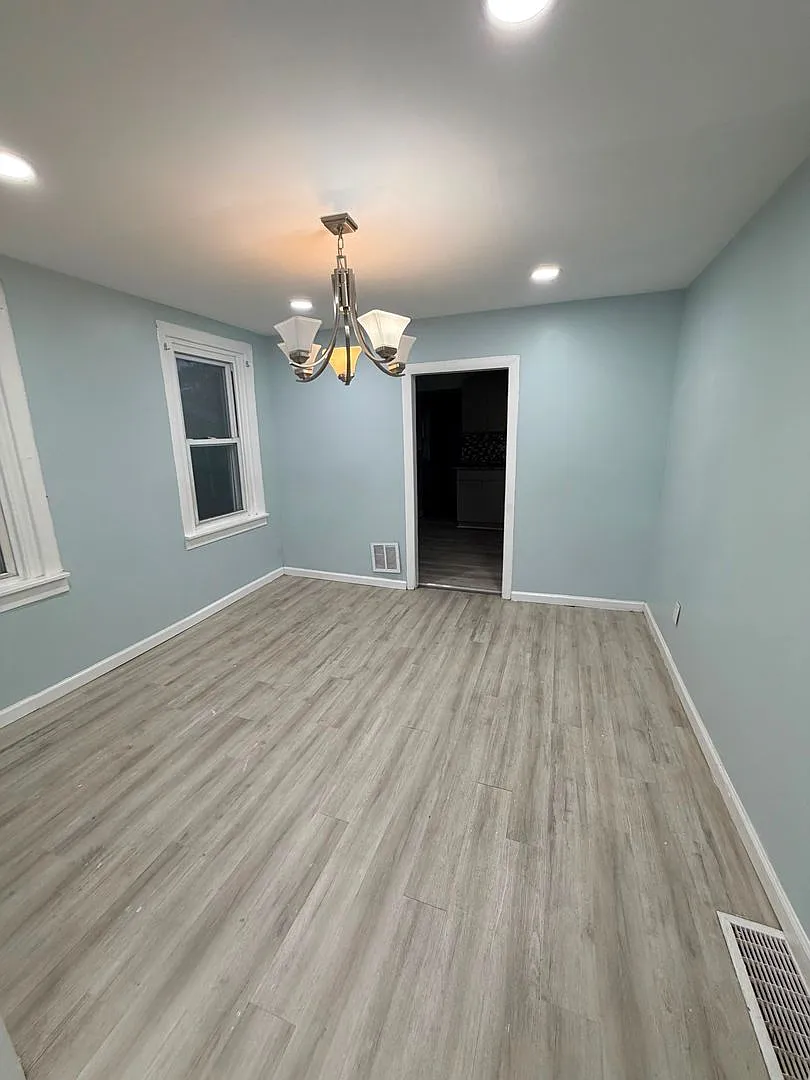 Spacious 3-Bedroom Home with Updated Kitchen & Large Backyard — Photo 4