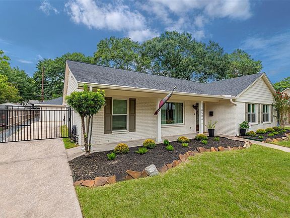 2nd image of 10506 Timberwood Dr