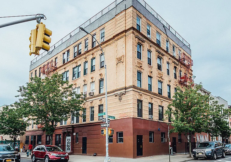 206 Scholes St #9 — Photo 18