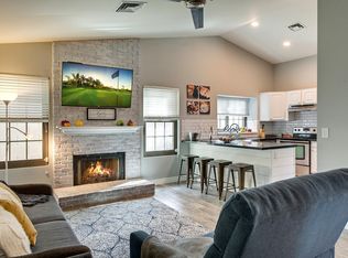 2733 E Rock Wren Rd, Phoenix, AZ 85048