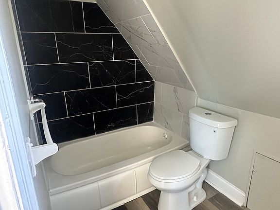 3rd image of 76A Ridge St #3