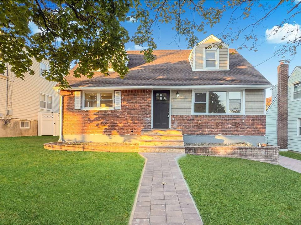 1st image of 2020 Baylis Avenue