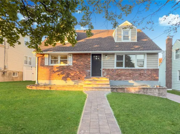 2020 Baylis Avenue, Elmont, NY 11003