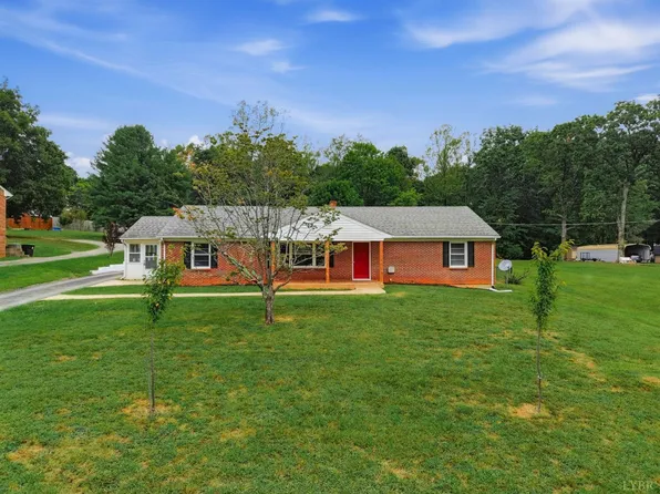 161 Daniels Dr, Madison Heights, VA 24572