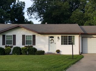 400 S Smith St, Smithton, IL 62285