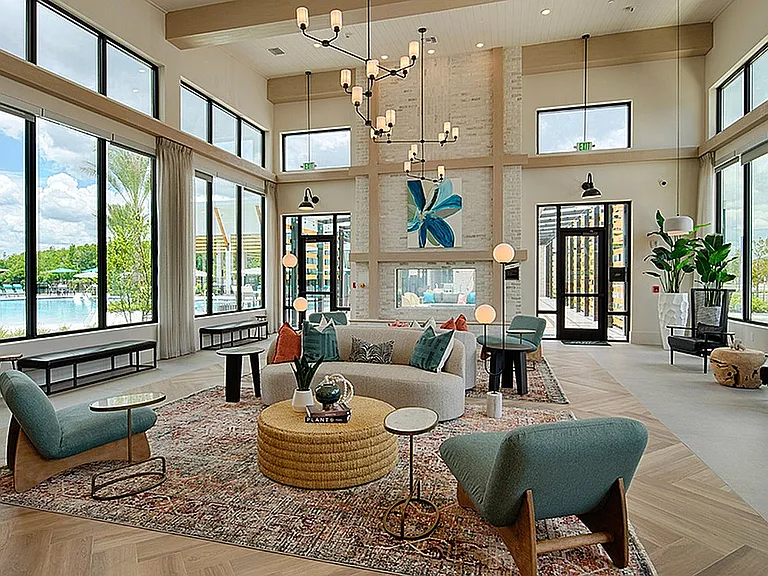 AtlasGrandPalm0151_HDR