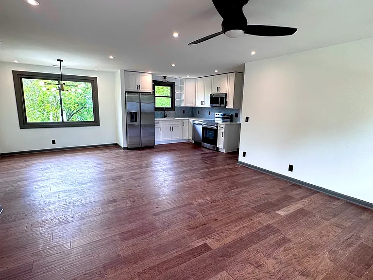 616 Tuscarora Ct #A — Photo 2