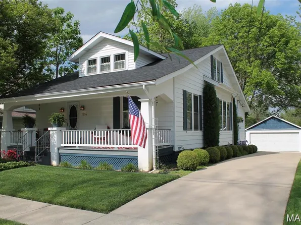 1714 Sibley St, Saint Charles, MO 63301