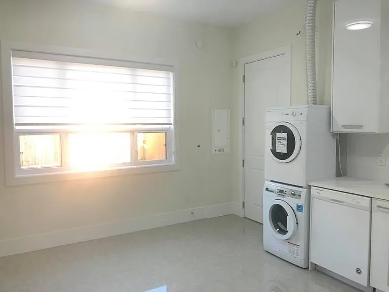 9 Gormond Rd #LEGLA — Photo 2