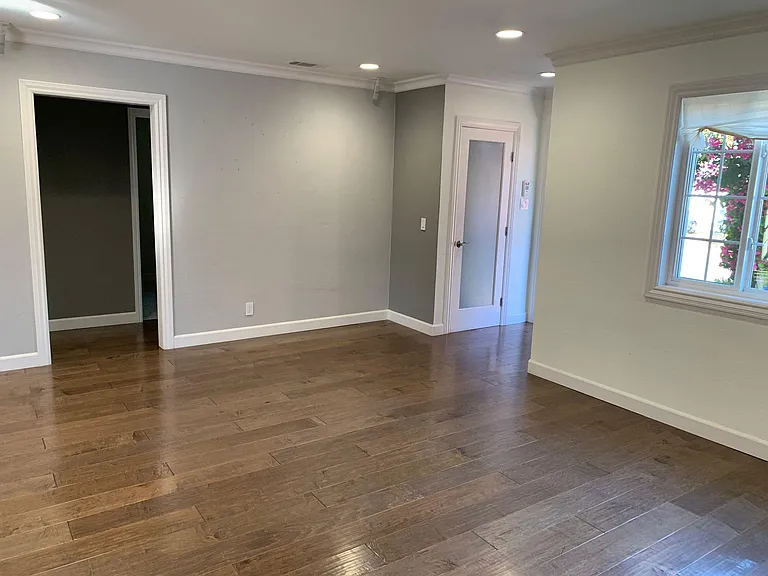925 E Grant Pl — Photo 8