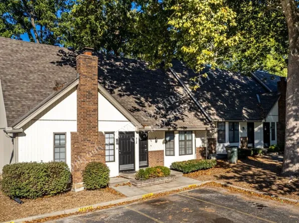 9768 Locust St, Kansas City, MO 64131