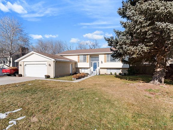 5th image of 1407 E Hollow Dale Dr