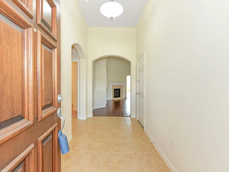 3306 Windsor Ranch Ln — Photo 4