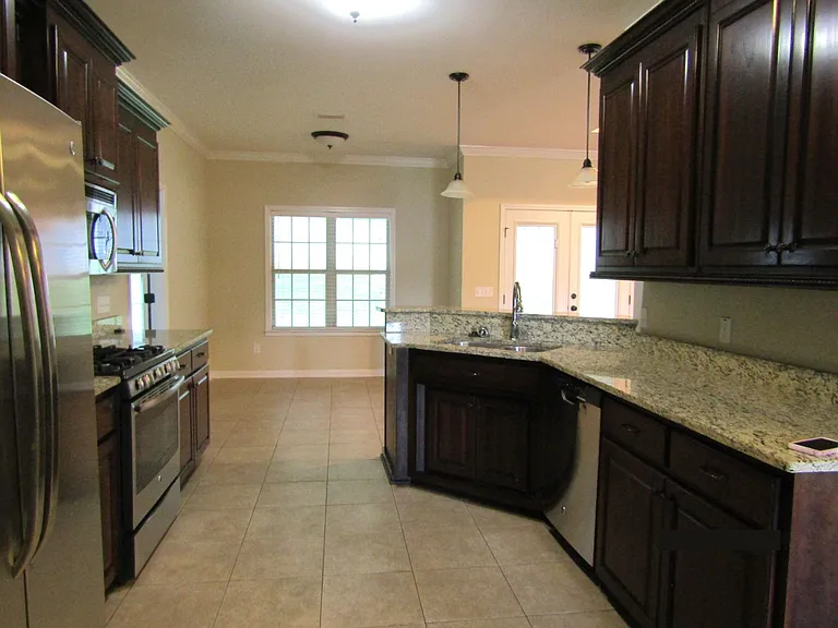 204 Clearview Dr #1 — Photo 3