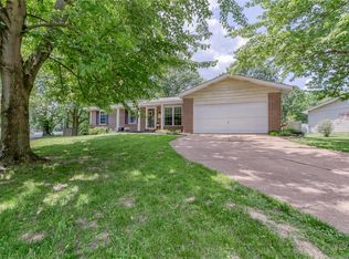1300 Fenton Hills Rd, Fenton, MO 63026