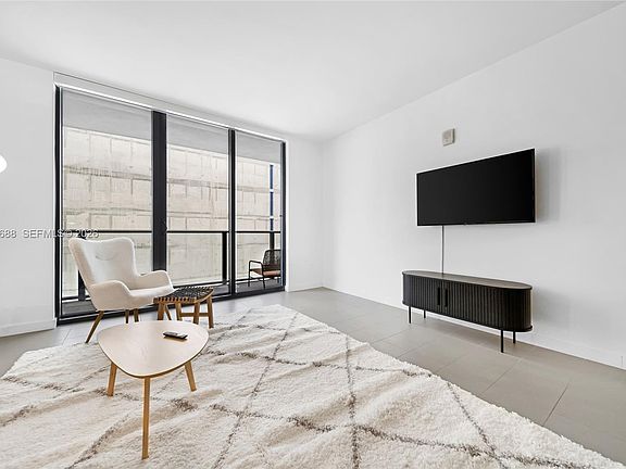 4th image of 1600 NE 1st Ave #2318