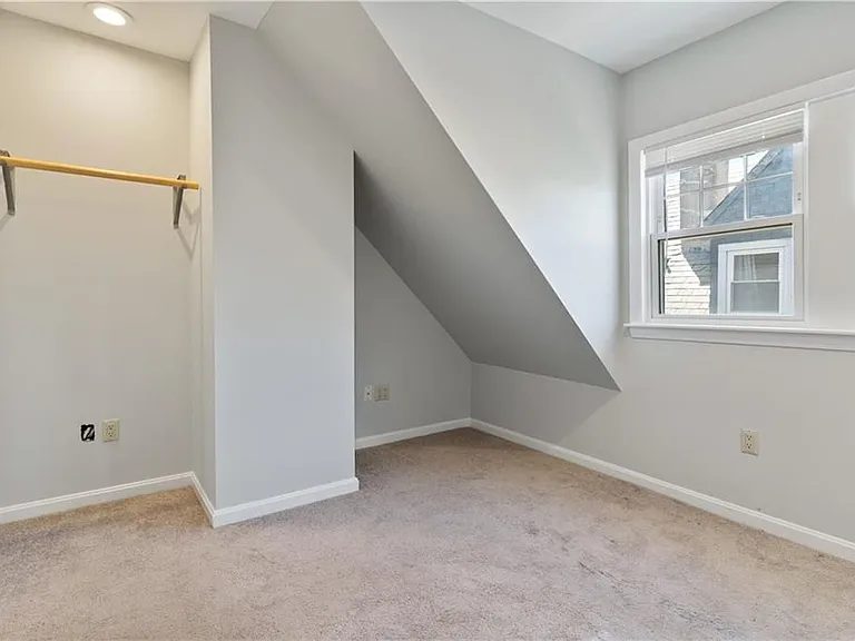 157 Irving Ave — Photo 21