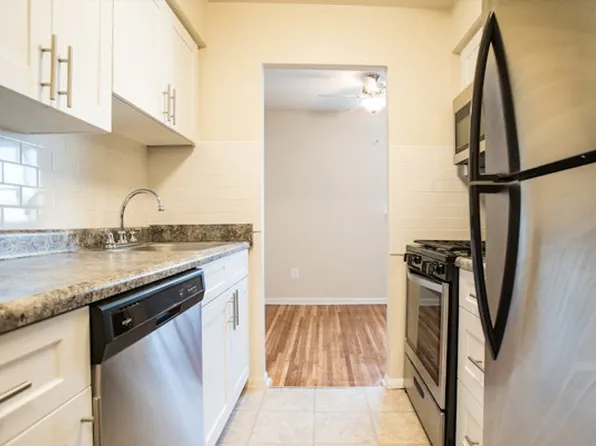 Ridge Carlton Apartments