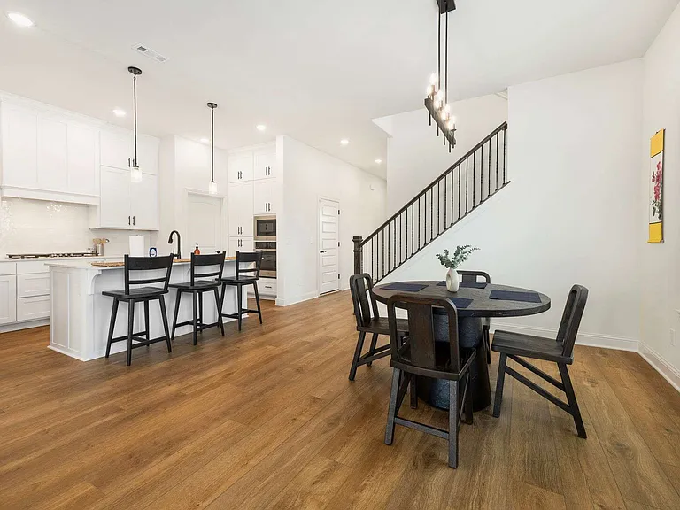 W Whitney Ln — Photo 11