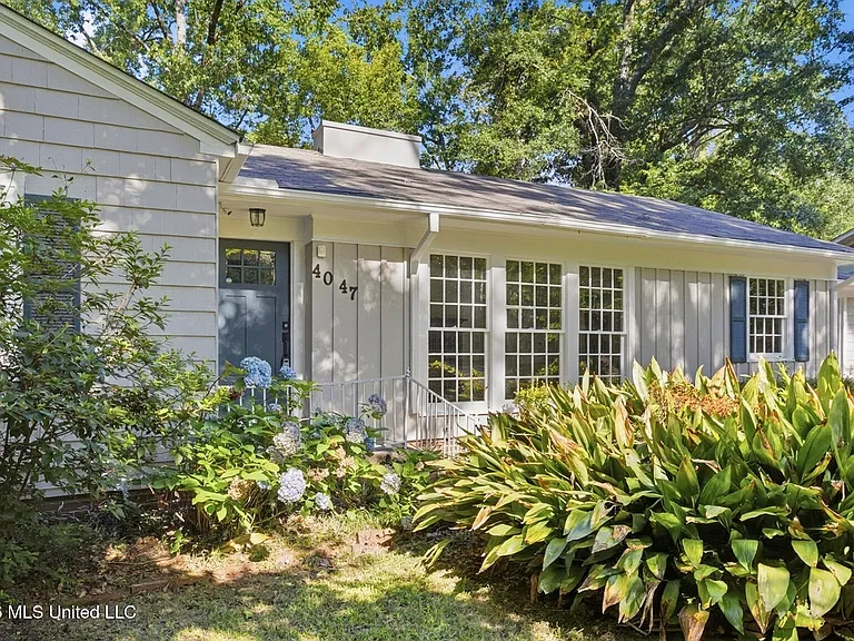 4047 Robin Dr — Photo 4