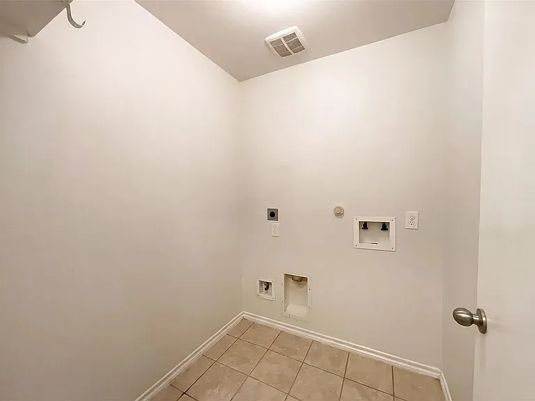 1604 Katydid Ct — Photo 2
