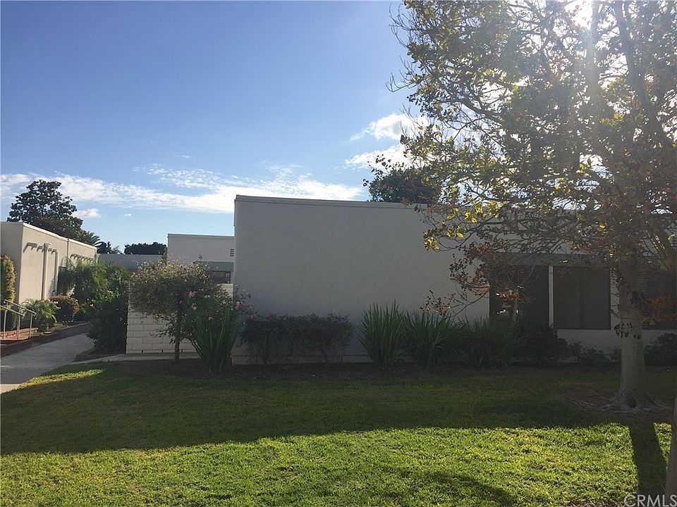 2nd image of 2082 Ronda Granada Unit B