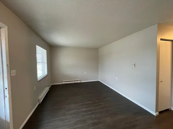 400 Park Dr, Odessa, MO 64076