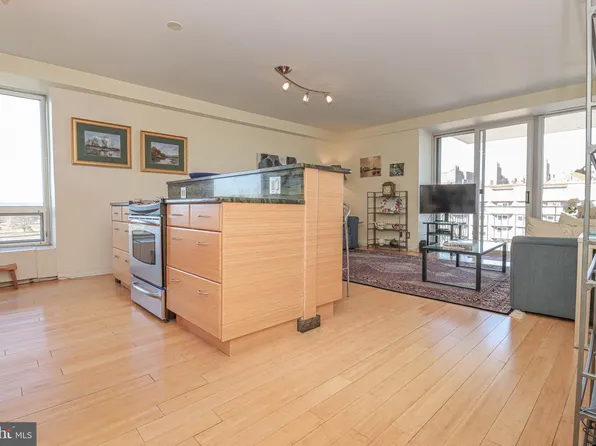 1425 4th St SW APT A712, Washington, DC 20024