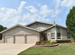 19658 Stonehenge Dr, Mokena, IL 60448