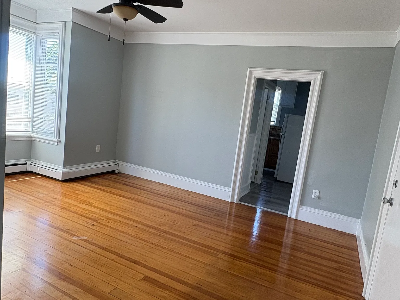 1 bed, 1000 sqft, $1,450 — Photo 3