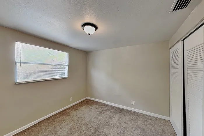 1918 E Noel St — Photo 11