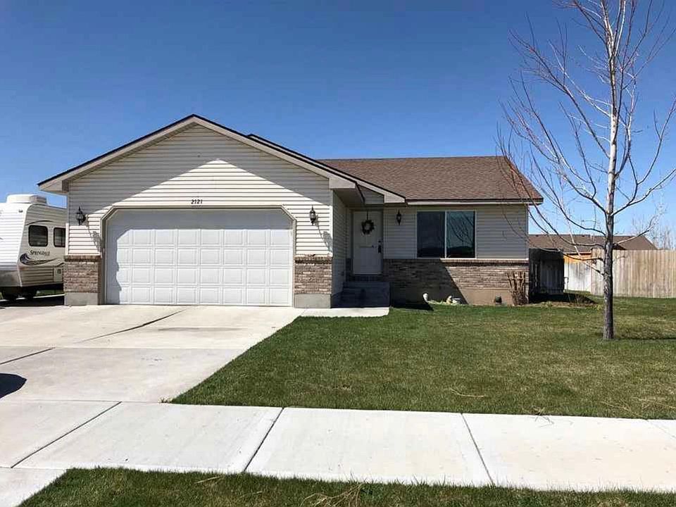 1st image of 2121 N Gladys Dr